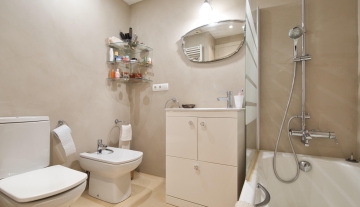 Resa Estates for sale apartment Ibiza talamanca sea views bathroom.jpg